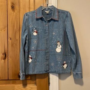 Darling lightweight denim shirt or shirt-jacket will dress up any bottoms.